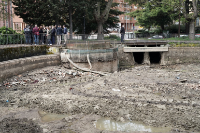 Obras en la dársena del Canal de Castilla en Valladolid.- ICAL