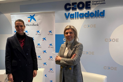 Firma del convenio entre CEOE Valladolid y MicroBank. -E.M.