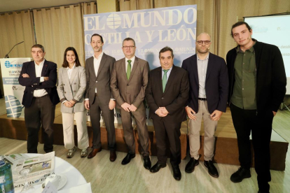 Pablo Lago (Director de El Mundo - Diario de Castilla y León); Beatriz Blázquez (Responsable de I+D+i de Jamones Blázquez); Pedro Álvarez (Director General de Legumbres Penelas); Gerardo Dueñas (Consejero de Agricultura y Ganadería); Rafael Sáez (Director General del ITACYL); Manuel Moracho (Director General de Huercasa) y Juan Príncipe (Director Comercial de Bodegas César Príncipe). Club de Prensa El Mundo – Diario de Castilla y León ‘Innovando desde la tradición en las empresas familiares’. -PHOTOGENIC