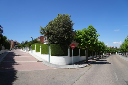 Cruce de la calle Electra con Príncipe Igor  en el barrio de Fuente Berrocal. J.M. LOSTAU