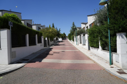 Calle de Fausto en el barrio de Fuente Berrocal. J.M. LOSTAU