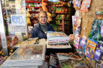Isabel Berjón, dueña del kiosco en la calle Teresa Gil de Valladolid. -J.M. LOSTAU