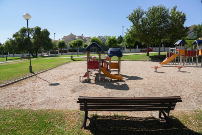 Parque infantil en el barrio de Fuente Berrocal. J.M. LOSTAU