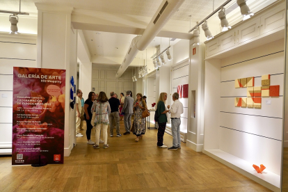 RÍO Shopping inaugura su Galería de Arte para apoyar y dar visibilidad a los talentos artísticos de la provincia de Valladolid.- ICAL