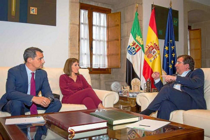 José Luis Navarro, Sandra Soares y Guillermo Fernández Vara.-JUNTA DE EXTREMADURA