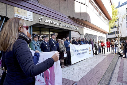 Minuto de silencio para recordar a los fallecidos de tráfico en el Centro de Gestión de Tráfico de Valladolid.-ICAL