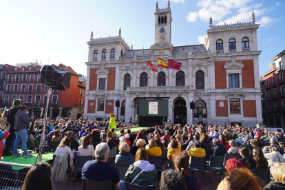 Desfile de Festiva en Valladolid, organizado por FECOSVA. -E.M.