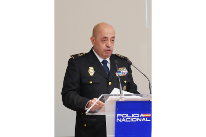 Acto de toma de posesión del nuevo jefe superior de Policía Nacional de Castilla y León, Juan Carlos Hernández Muñoz.- ICAL