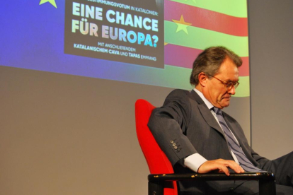 El expresidente de la Generalitat Artur Mas, durante su charla en Berlín, este martes, 27 de junio.-CARLES PLANAS BOU