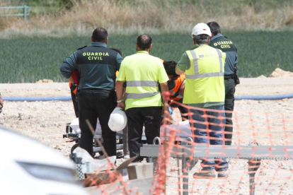 Accidente laboral con un fallecido y un herido en la A-11 en Valbuena de Duero de Valladolid.-PHOTOGENIC
