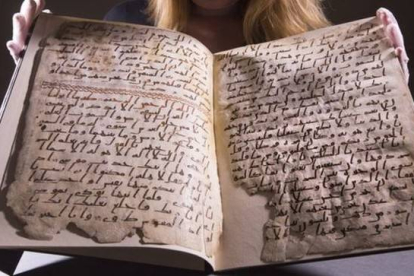Fragmentos del Corán hallados en la Universidad de Birmingham.-