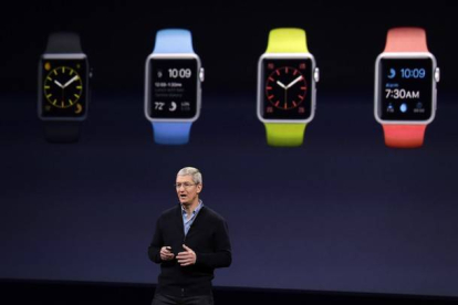 Tim Cook hablando sobre el Apple Watch este lunes en San Francisco.-Foto: ERIC RISBERG / AP