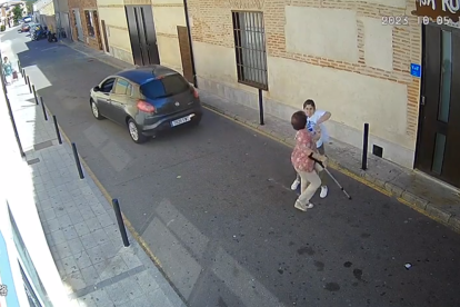 Una anciana sufre el 'timo del abrazo' en Nava del Rey, Valladolid.- TWITTER REGUEBONI
