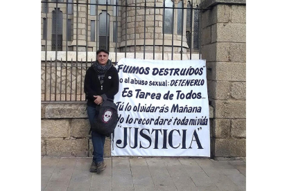 Emiliano Álvarez durante un acto de protesta en Astorga.| E.M.