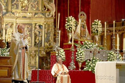 El cardenal Ricardo Blázquez durante la misa celebrada ayer en la Catedral de Valladolid.-ICAL