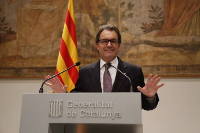 El presidente Mas durante la comparecencia de este miércoles en el Palau de la Generalitat.-Foto: JULIO CARBÓ