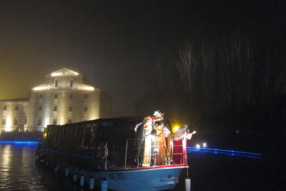 Los Reyes Magos llegan a Medina de Rioseco por el Canal de Castilla. -AYUNTAMIENTO RIOSECO