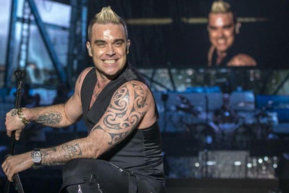 Robbie Williams, en el Festival Hard Rock Rising de Barcelona, en julio del 2015.-FERRAN SENDRA