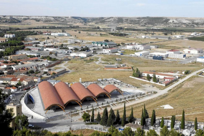 Vista aérea de la bodega Protos en Peñafiel, diseño de Richard Rogers, con su característica forma de racimo.-PABLO REQUEJO