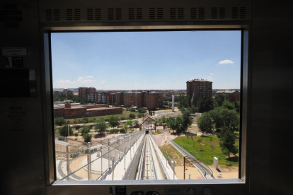 El ascensor de la ladera este de Parquesol luce en todo su esplendor. PHOTOGENIC