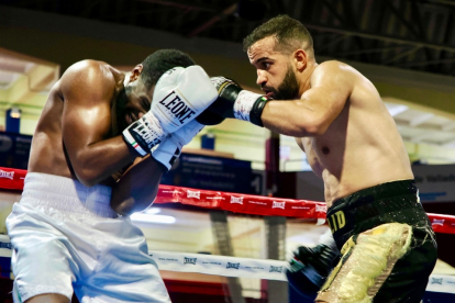 Combate profesional. 70 kgs JEFF BARRET CONTRA KHALID ENNACHAD Photogenic/Miguel Ángel Santos