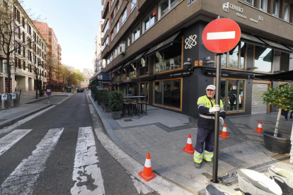 Trabajos de reordenación de las calles Pedro Niño y San Lorenzo que cambian de sentido. - PHOTOGENIC