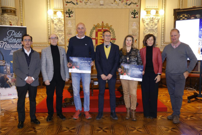 Foto de los ganadores del concurso calles comerciales. -E.M.