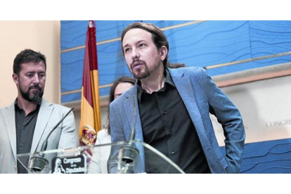 Pablo Iglesias en una rueda de prensa en el Congreso de los Diputados.-/ DAVID CASTRO