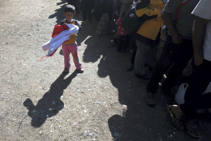 Un niño sirio en la localidad serbia de Presevo.
Darko Vojinovic / AP / DARKO VOJINOVIC