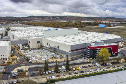 Imagen aérea de la nueva fábrica de Campofrío en Burgos.-ISRAEL L. MURILLO