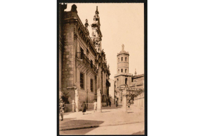 Vista tomada desde la calle Librería la calle Ruiz Hernández en 1934 en la zona de la Universidad.  ARCHIVO MUNICIPAL DE VALLADOLID