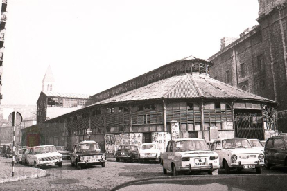 Antiguo mercado de Portugalete en 1957  en la zona de la Universidad.  ARCHIVO MUNICIPAL DE VALLADOLID