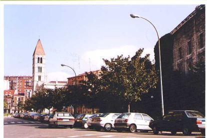 Iglesia de La Antigua en el año 2000 en la zona de la Universidad   ARCHIVO MUNICIPAL DE VALLADOLID