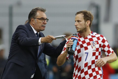 Rakitic, durante el partido Croacia-Portugal, en la Eurocopa.-Lee Smith / REUTERS