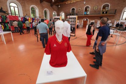 Inauguración de la exposición 'El fútbol de tu vida' en Valladolid. / PHOTOGENIC