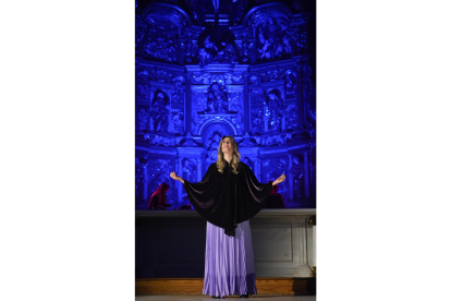 Representación de 'Vía Crucis, el Musical' en la Catedral de Valladolid. / LOSTAU