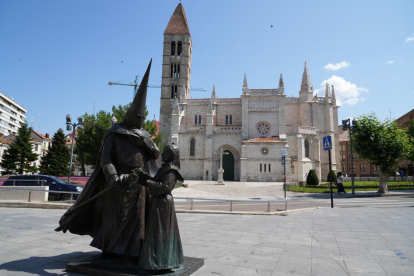 Plaza de Portugalete con La Antigua y La Catedral en la zona de la Universidad. J.M. LOSTAU