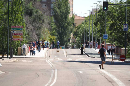 Escaso tráfico en la ciudad de Valladolid a causa del corte de tráfico por La Vuelta. / PHOTOGENIC