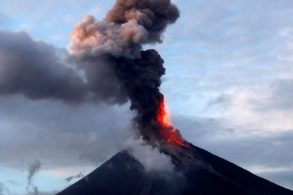 Foto de archivo de la erupción del volcán en México.-FRANCIS R MALASIG (EFE)