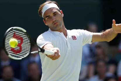 El tenista Roger Federer luciendo nueva marca en Wimbledon-ANDREW BOYERS