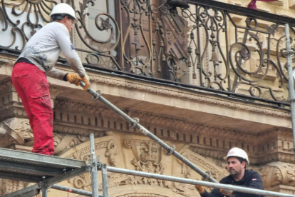 Instalación de los andamios en el Palacio de Santa Cruz para las obras de restauración - PHOTOGENIC