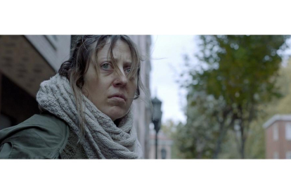 Alba Frechilla en un fotograma del cortometraje 'Cerraduras'.