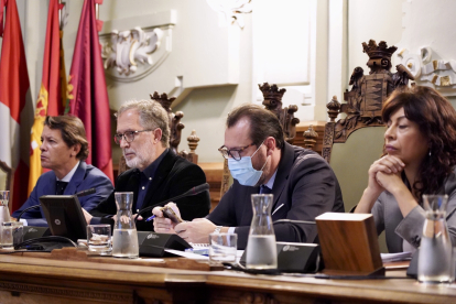 Pleno de la corporación municipal del Ayuntamiento de Valladolid, con el único asunto del día de la aprobación inicial del Presupuesto General del Consistorio para el ejercicio 2023. ICAL