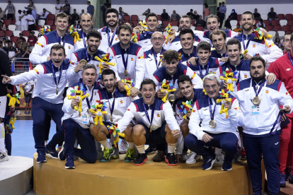 Selección española con el oro en Argelia. / RFEBM