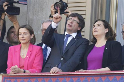 Carme Forcadell, Colau y Puigdemont-XAVIER JUBIERRE