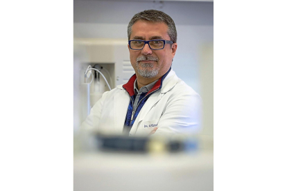 Alfredo Corell en las instalaciones de la  Facultad de Medicina de la Universidad de Valladolid.-MIGUEL ÁNGEL SANTOS