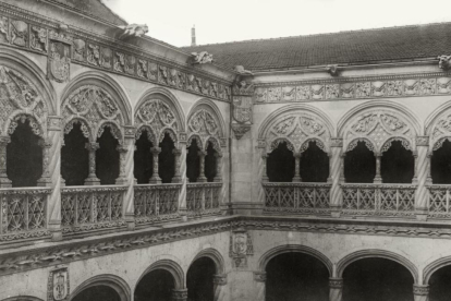 Patio de San Gregorio en 1910.-ARCHIVO MUNICIPAL VALLADOLID