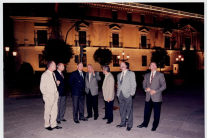 Autoridades en el Palacio Real en 1994
.-ARCHIVO MUNICIPAL VALLADOLID