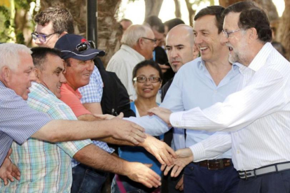 El líder del PP, Mariano Rajoy, este martes en un acto electoral en Almería.-EFE/Carlos Barba