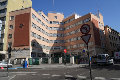 Hospital Felipe II en la calle del mismo nombre en la zona de San Pablo .-J.M. LOSTAU